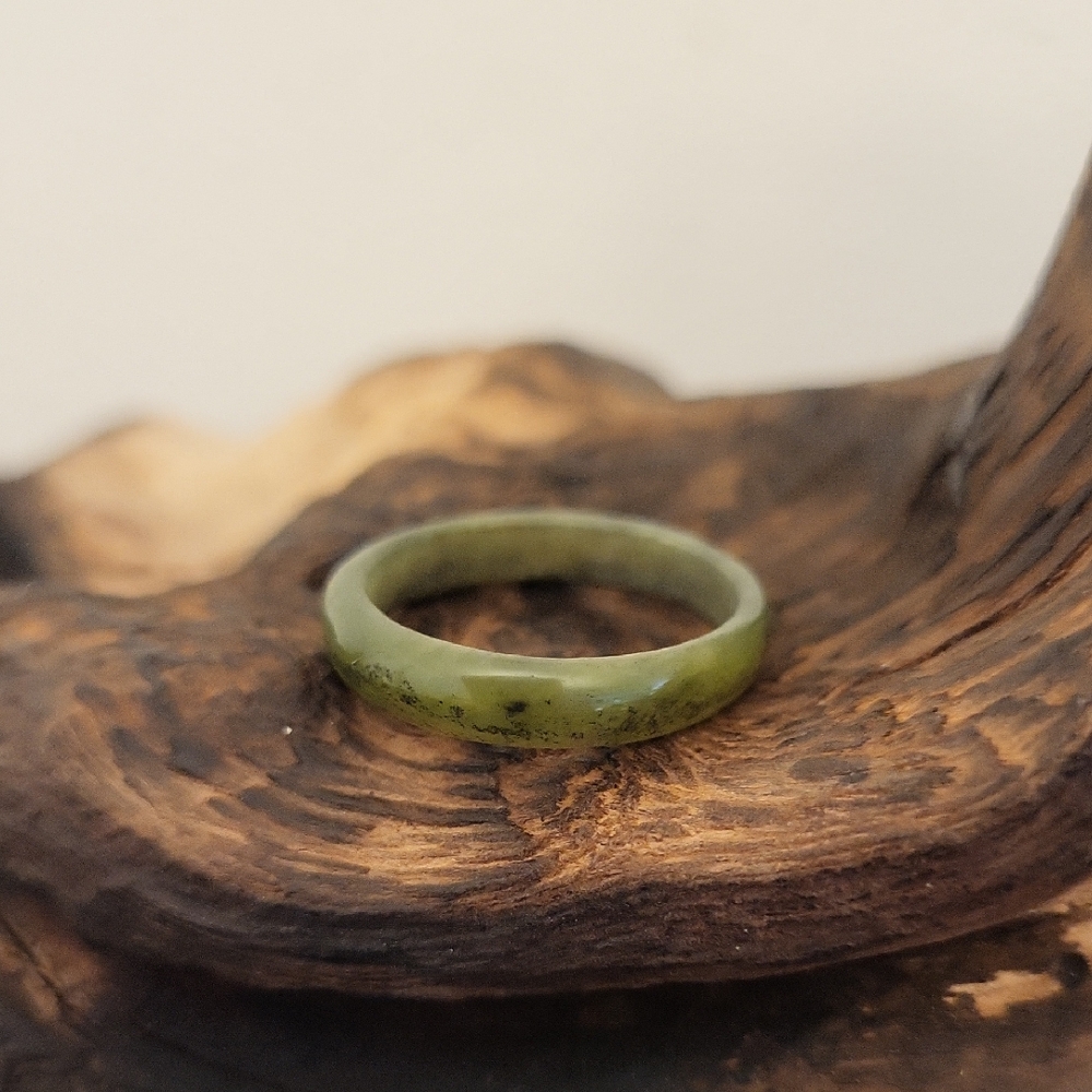 Jade Gemstone Band Ring